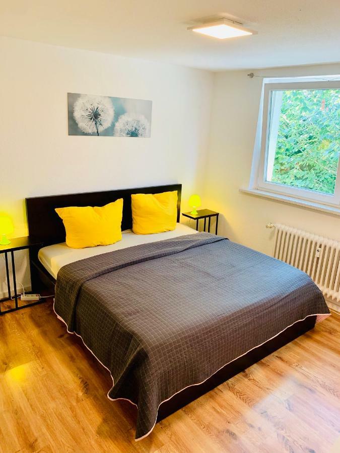 Direkte Uninaehe: Ferienwohnung Mit Grossem Doppelbett, Kuechenzeile Und Neu Renoviertem Badezimmer ฮอมบวร์ก ภายนอก รูปภาพ